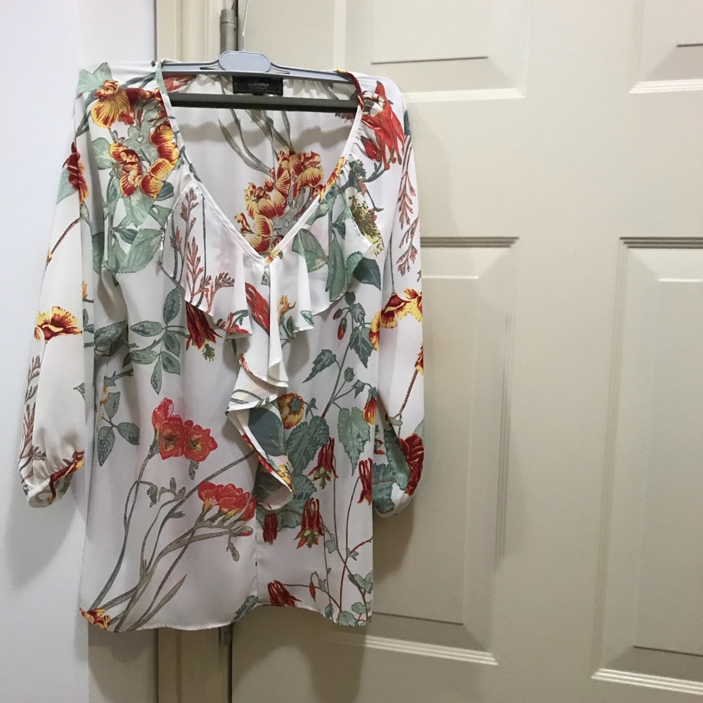Status Blouse